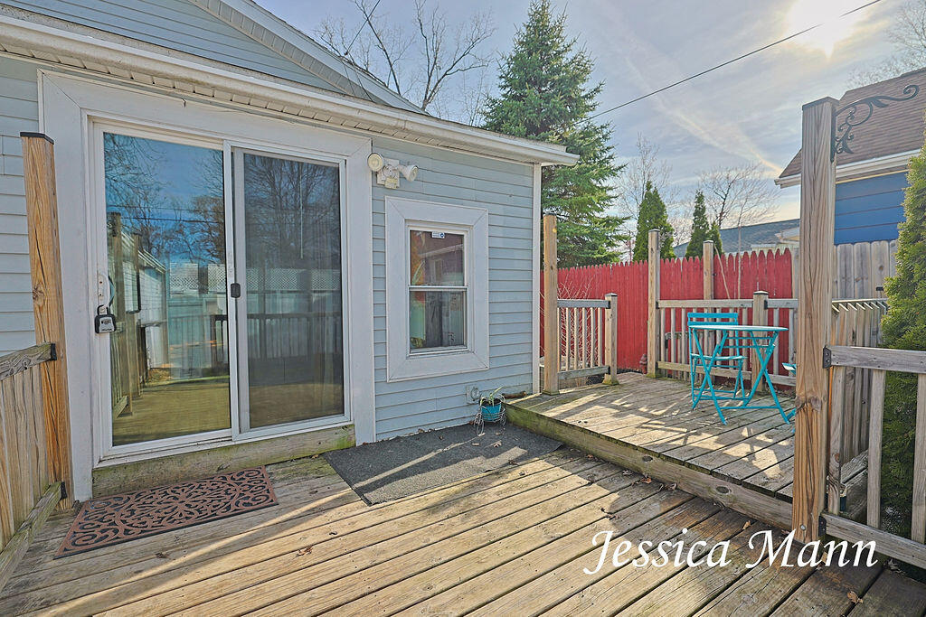 990 W Laketon Avenue, Muskegon, MI, 49441-2967