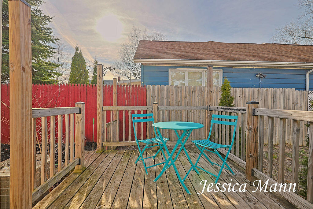 990 W Laketon Avenue, Muskegon, MI, 49441-2967