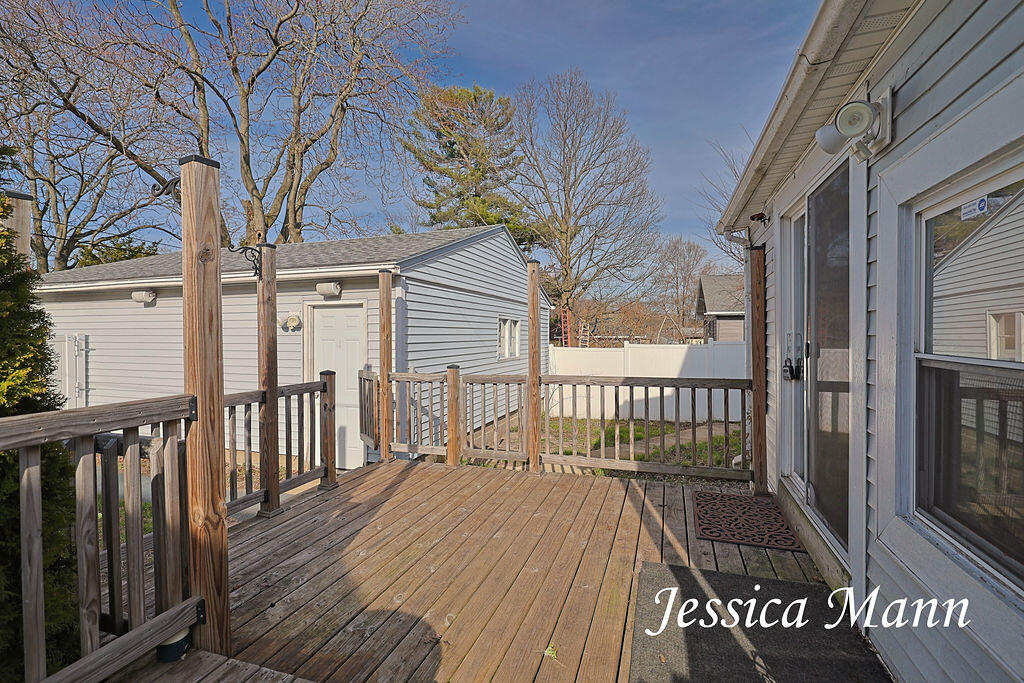 990 W Laketon Avenue, Muskegon, MI, 49441-2967