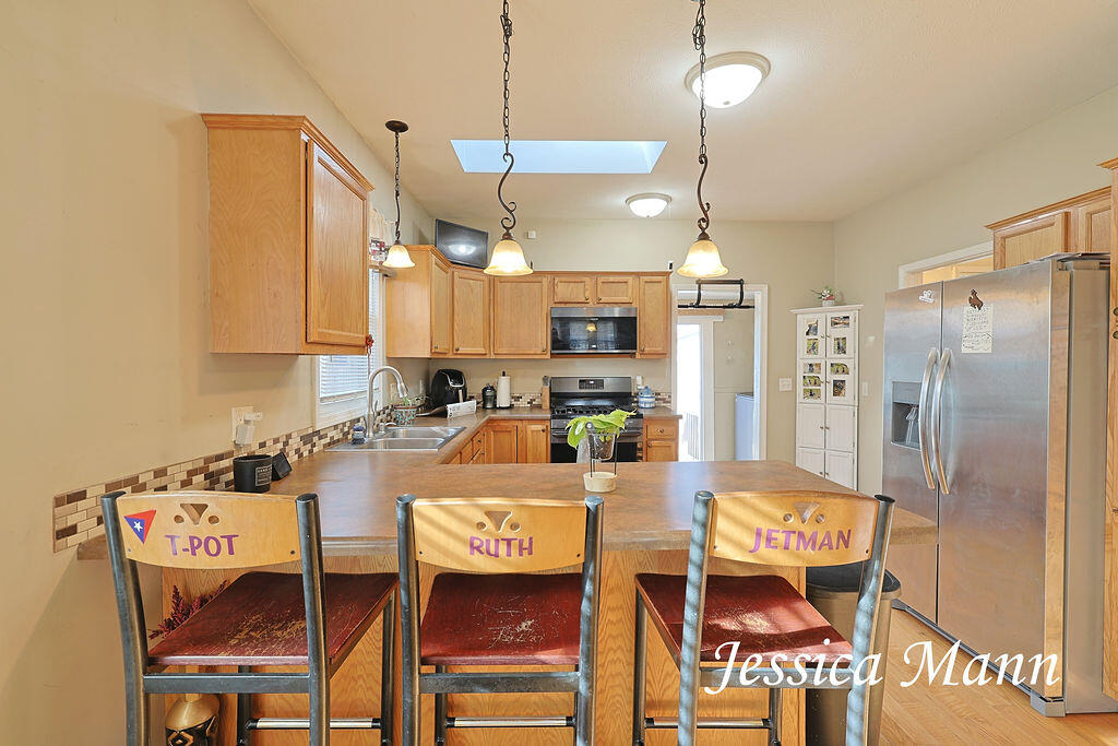 990 W Laketon Avenue, Muskegon, MI, 49441-2967