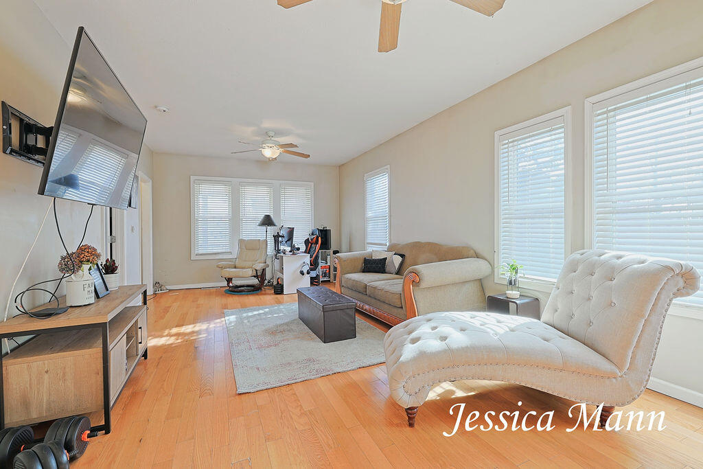 990 W Laketon Avenue, Muskegon, MI, 49441-2967