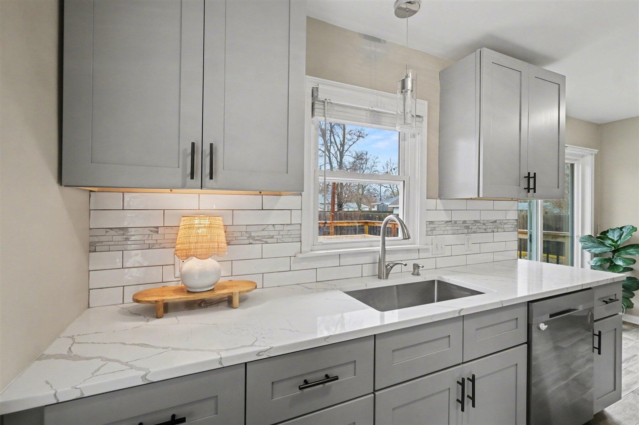 5057 Blaine Avenue, Grand Rapids, MI, 49508-4703