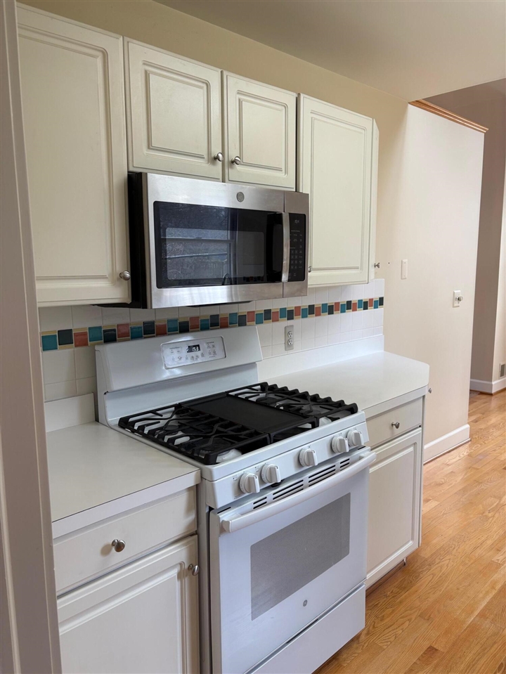 2036 Suffolk Avenue, Ann Arbor, MI, 48103-5022