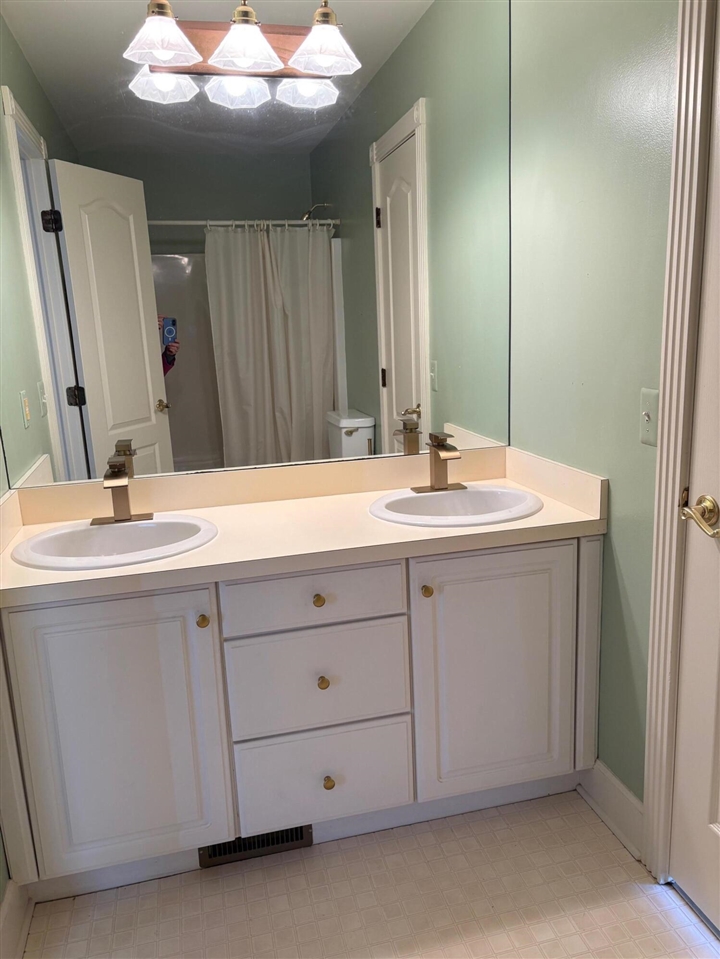 2036 Suffolk Avenue, Ann Arbor, MI, 48103-5022