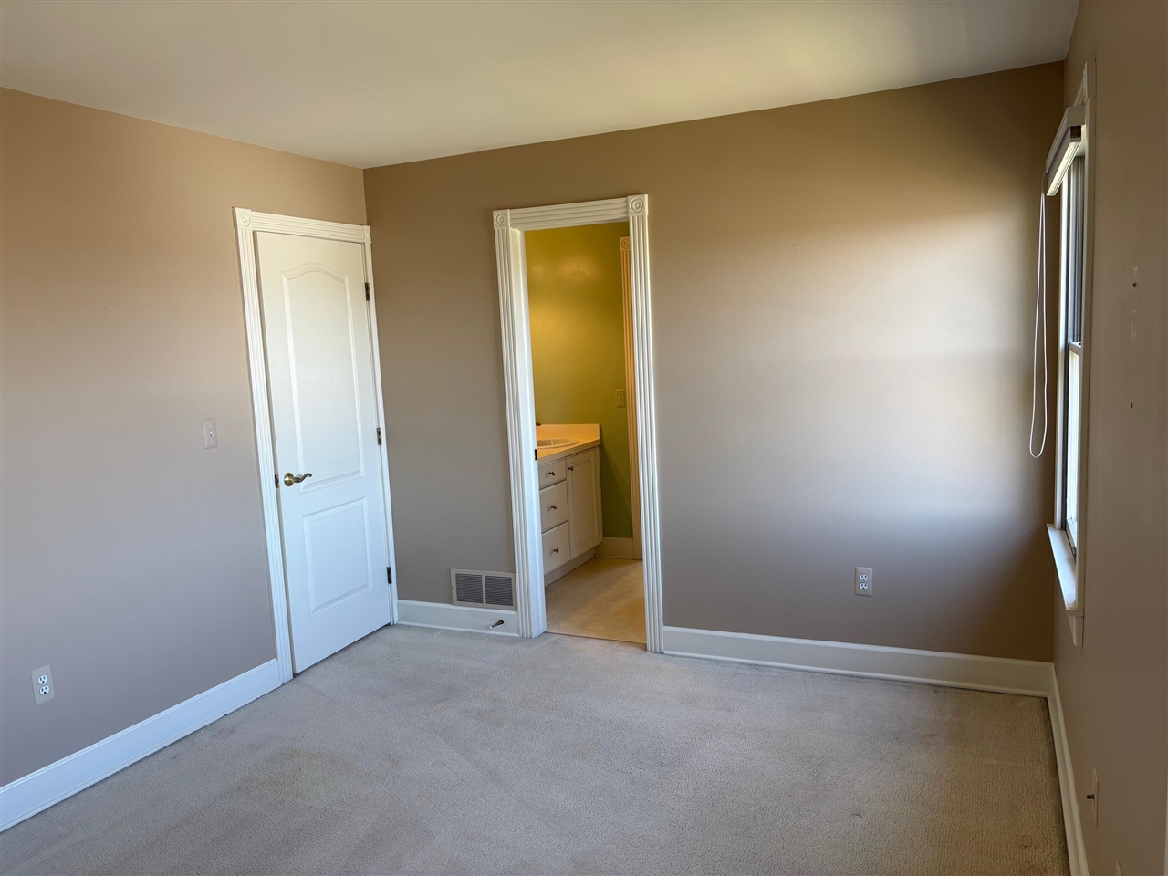 2036 Suffolk Avenue, Ann Arbor, MI, 48103-5022