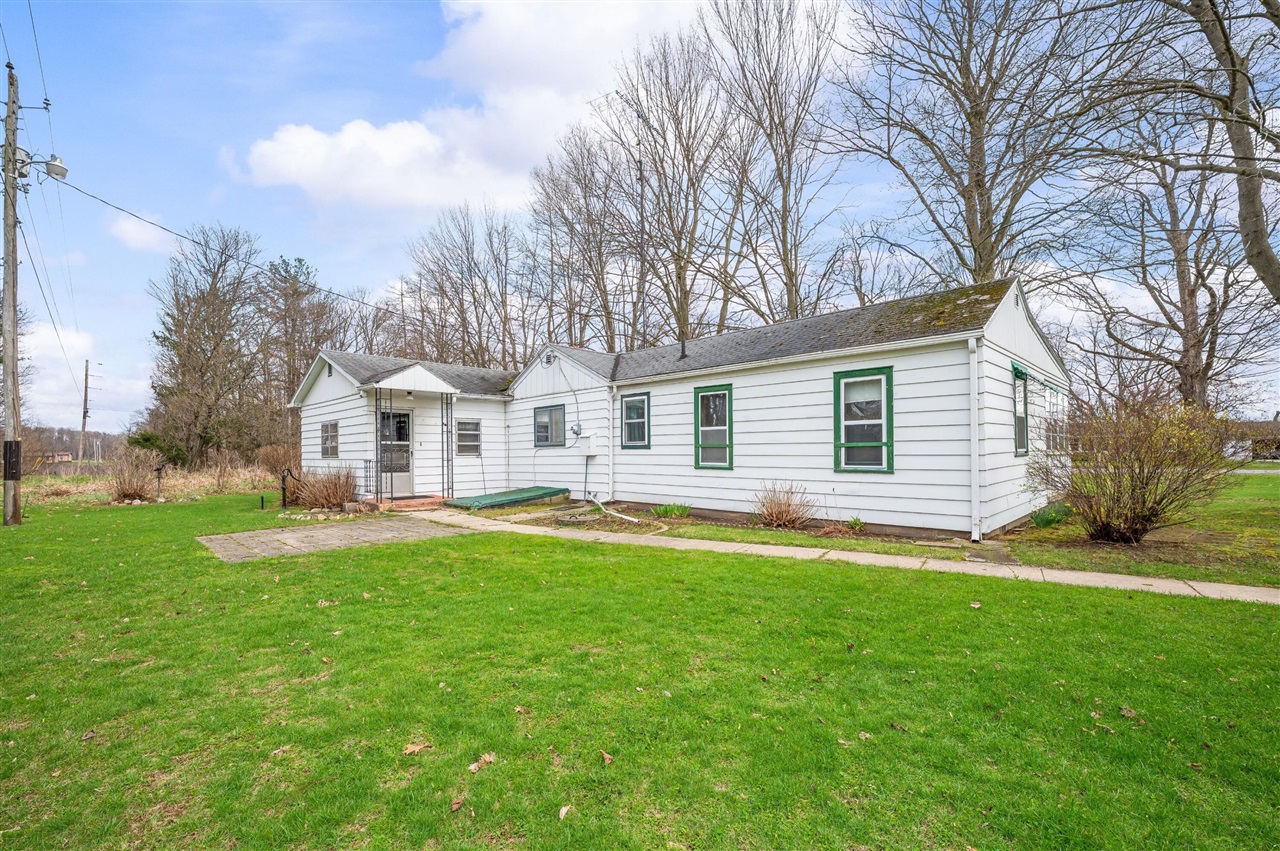 55796 92nd Avenue, Dowagiac, MI, 49047-9511