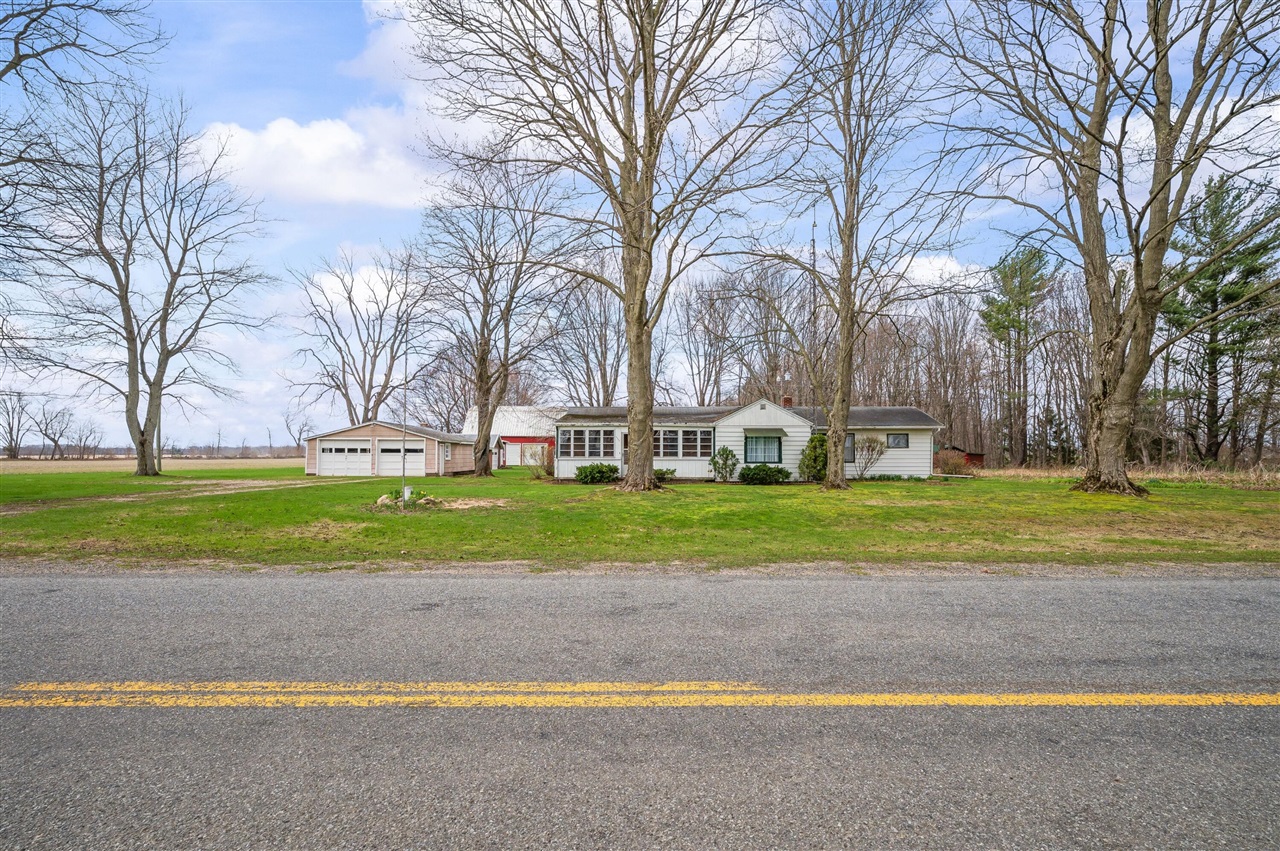 55796 92nd Avenue, Dowagiac, MI, 49047-9511