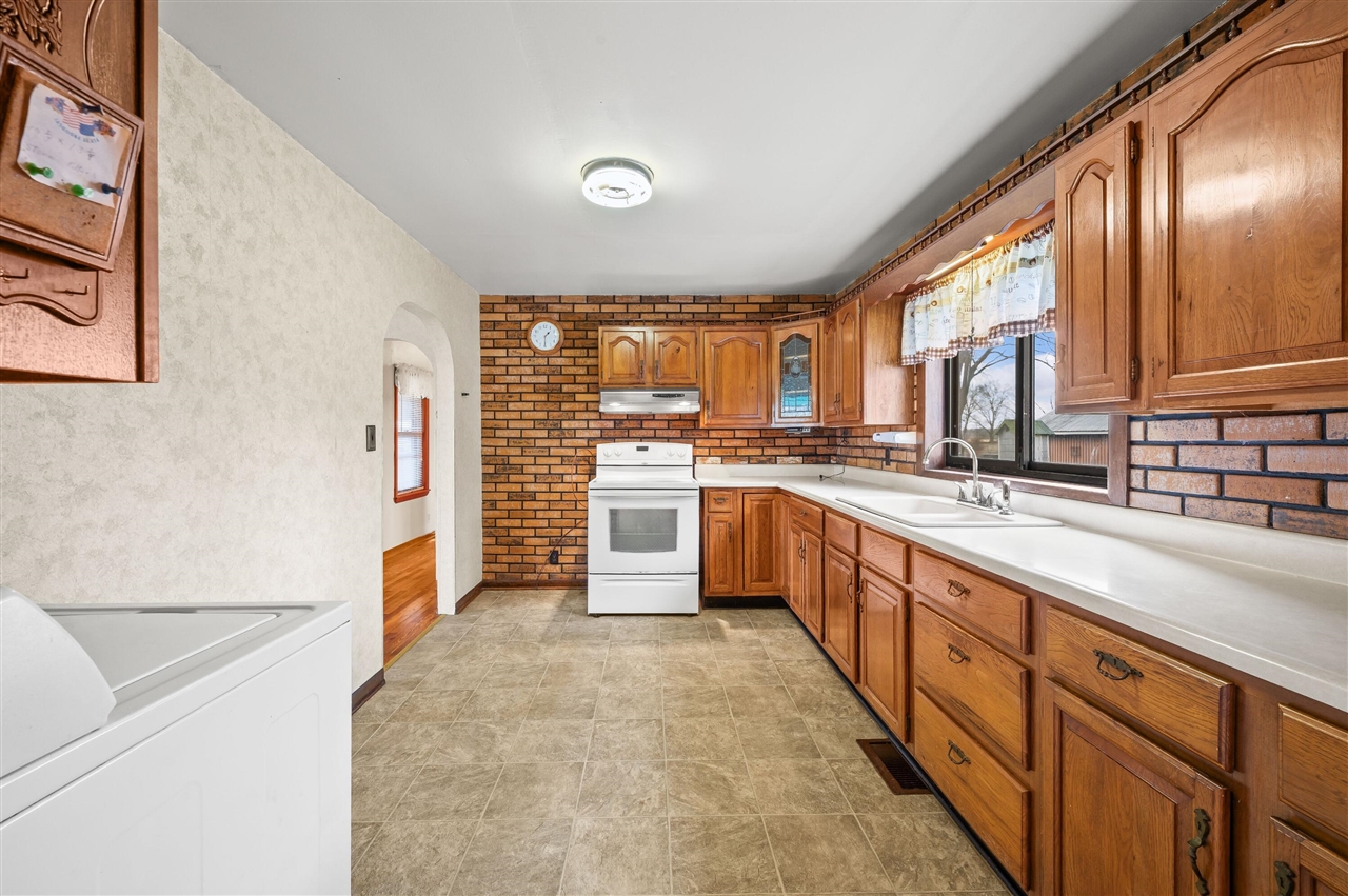 55796 92nd Avenue, Dowagiac, MI, 49047-9511