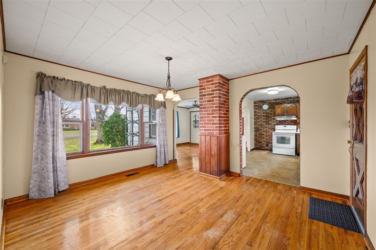 55796 92nd Avenue, Dowagiac, MI, 49047-9511