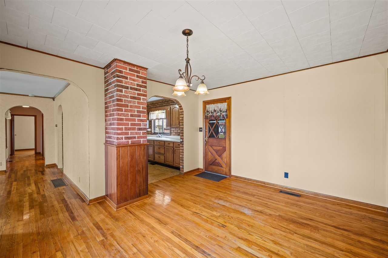 55796 92nd Avenue, Dowagiac, MI, 49047-9511