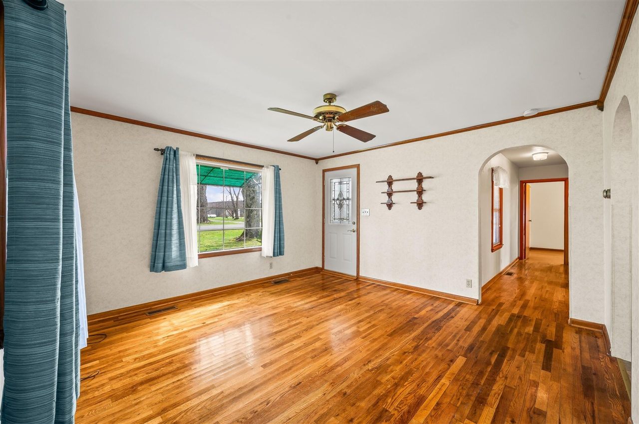 55796 92nd Avenue, Dowagiac, MI, 49047-9511