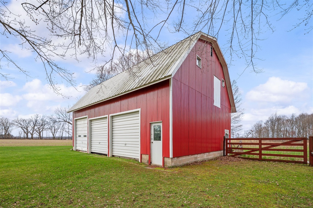 55796 92nd Avenue, Dowagiac, MI, 49047-9511