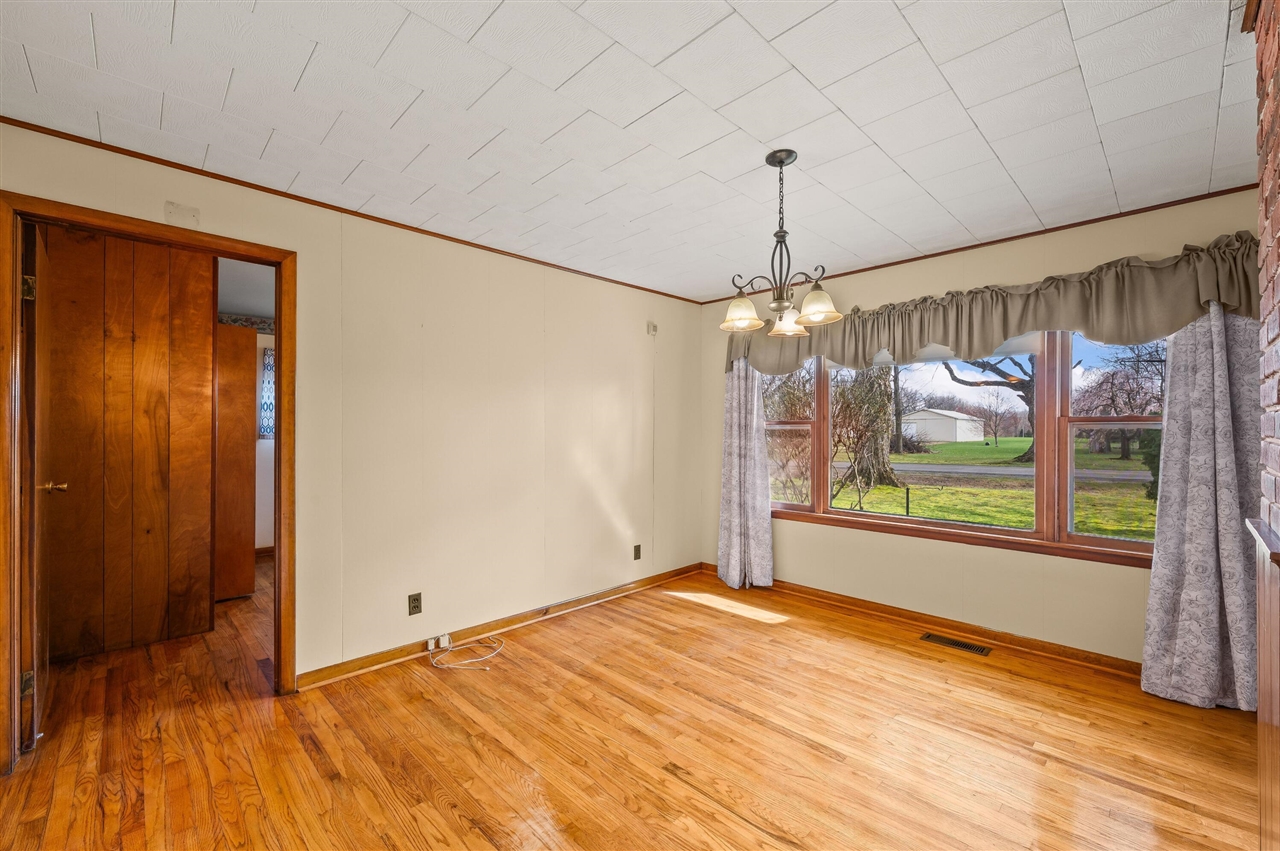 55796 92nd Avenue, Dowagiac, MI, 49047-9511