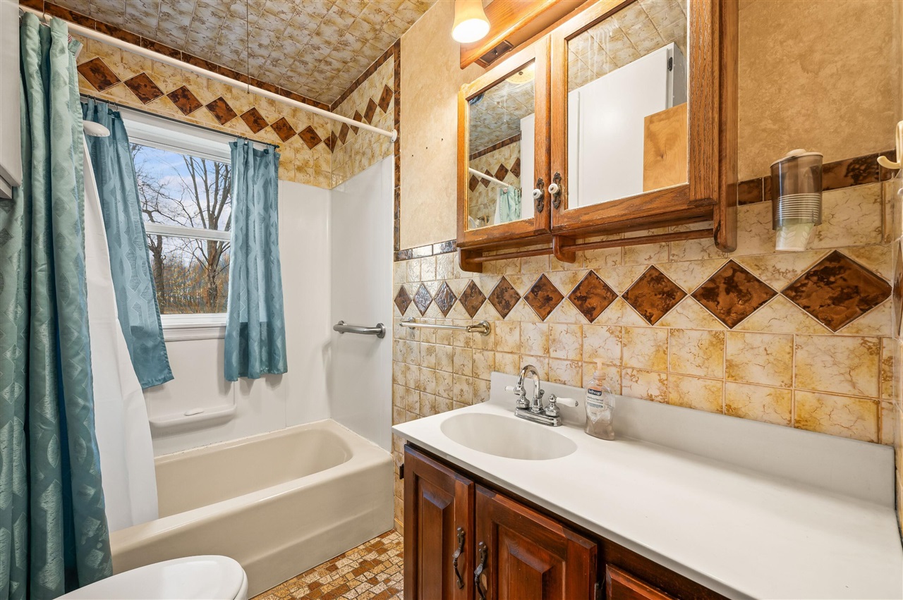 55796 92nd Avenue, Dowagiac, MI, 49047-9511
