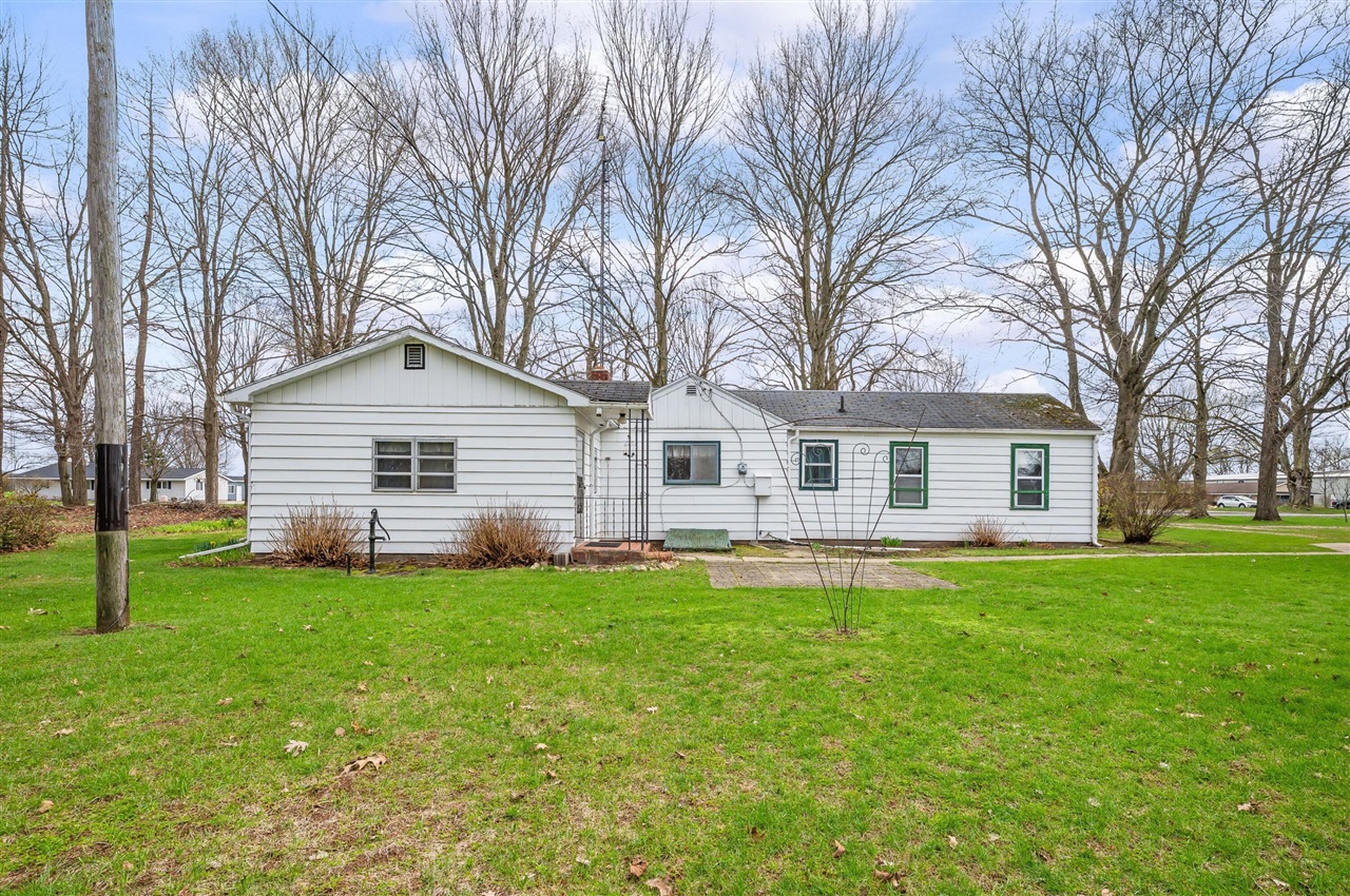 55796 92nd Avenue, Dowagiac, MI, 49047-9511
