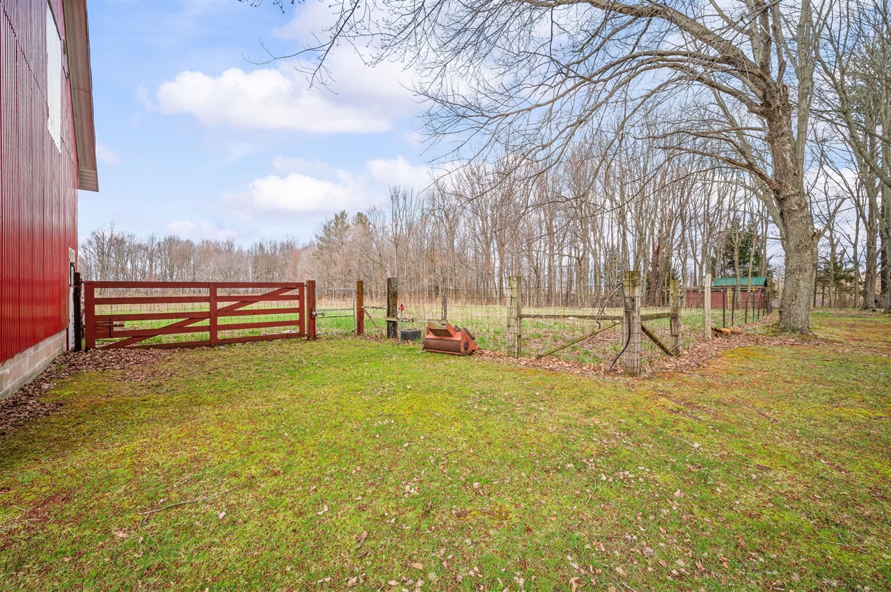 55796 92nd Avenue, Dowagiac, MI, 49047-9511
