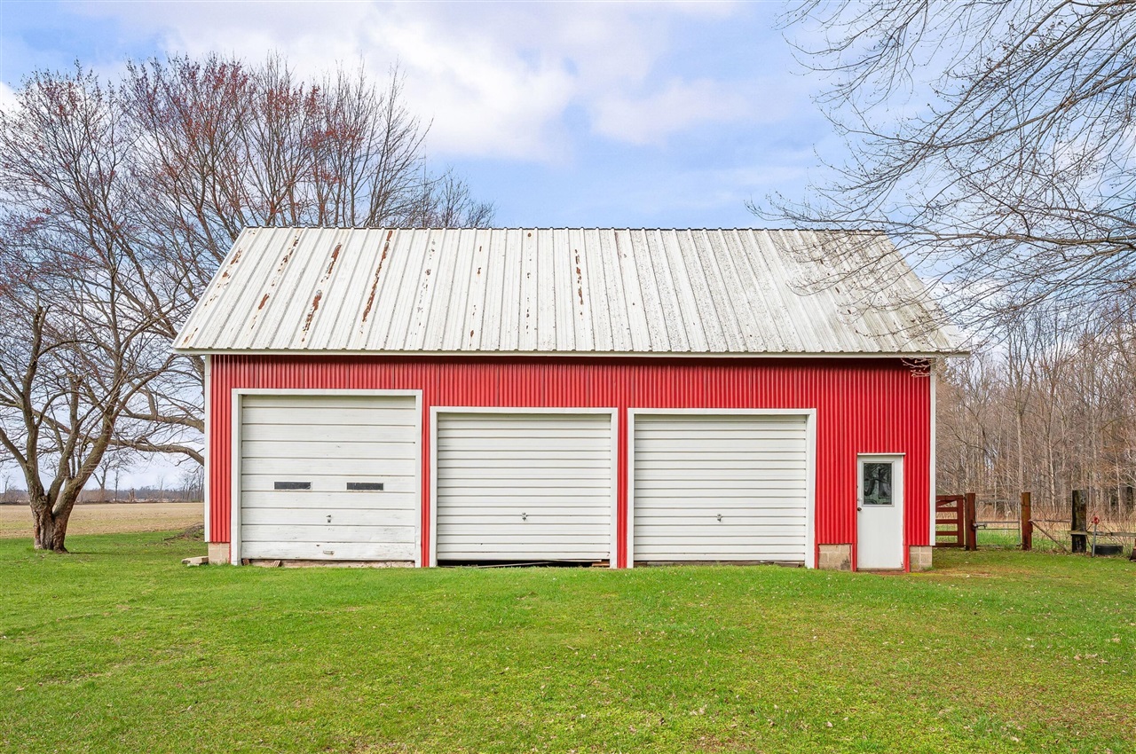 55796 92nd Avenue, Dowagiac, MI, 49047-9511