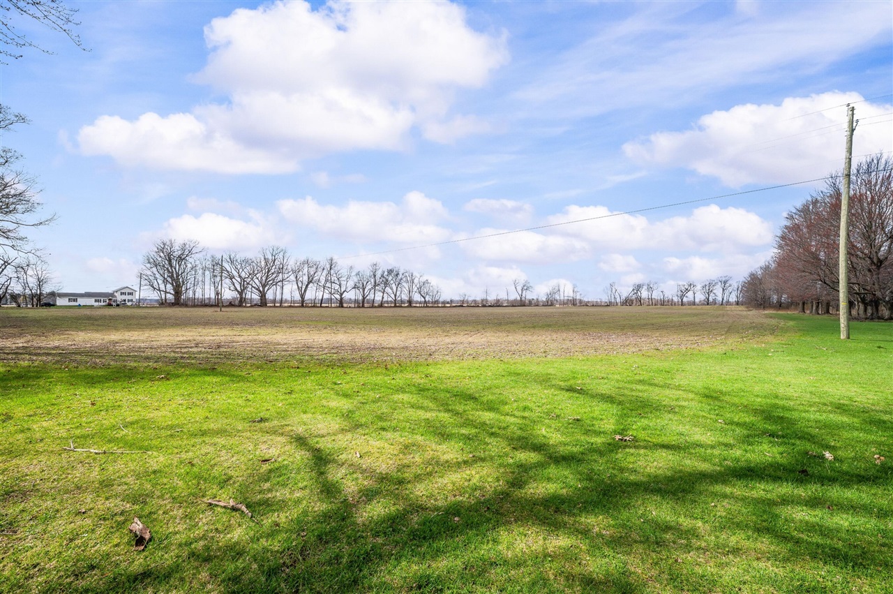 55796 92nd Avenue, Dowagiac, MI, 49047-9511