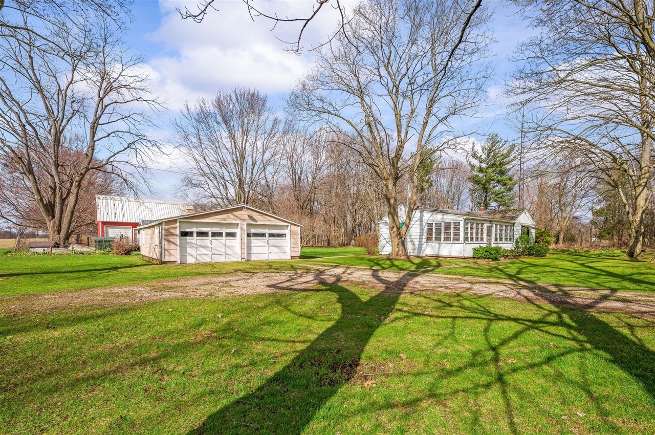 55796 92nd Avenue, Dowagiac, MI, 49047-9511