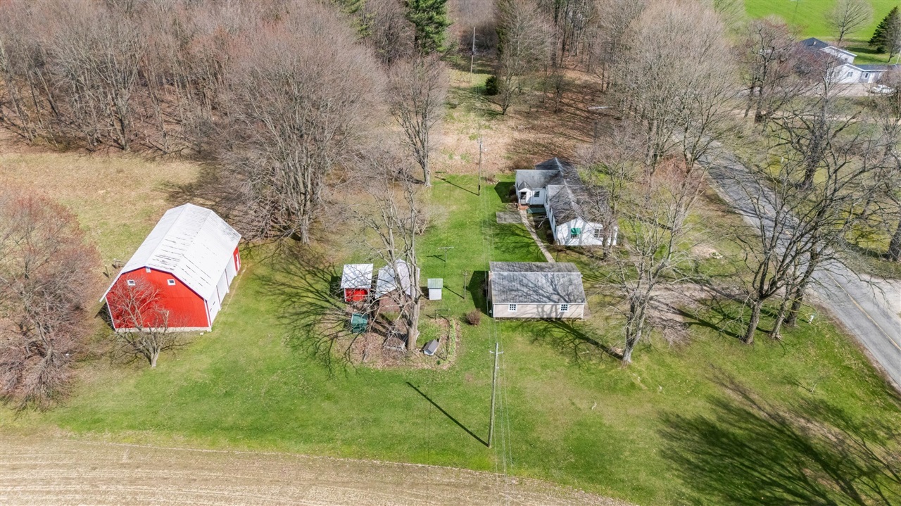 55796 92nd Avenue, Dowagiac, MI, 49047-9511