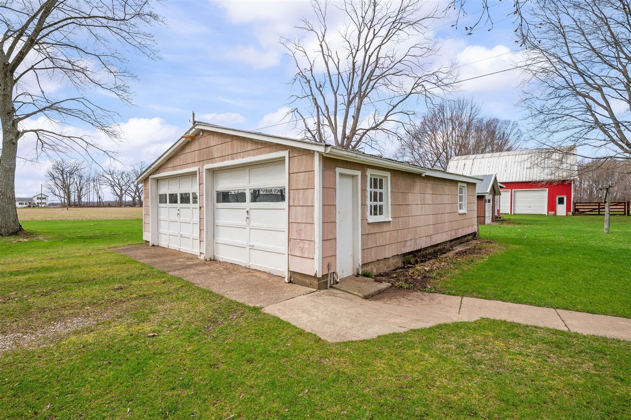 55796 92nd Avenue, Dowagiac, MI, 49047-9511