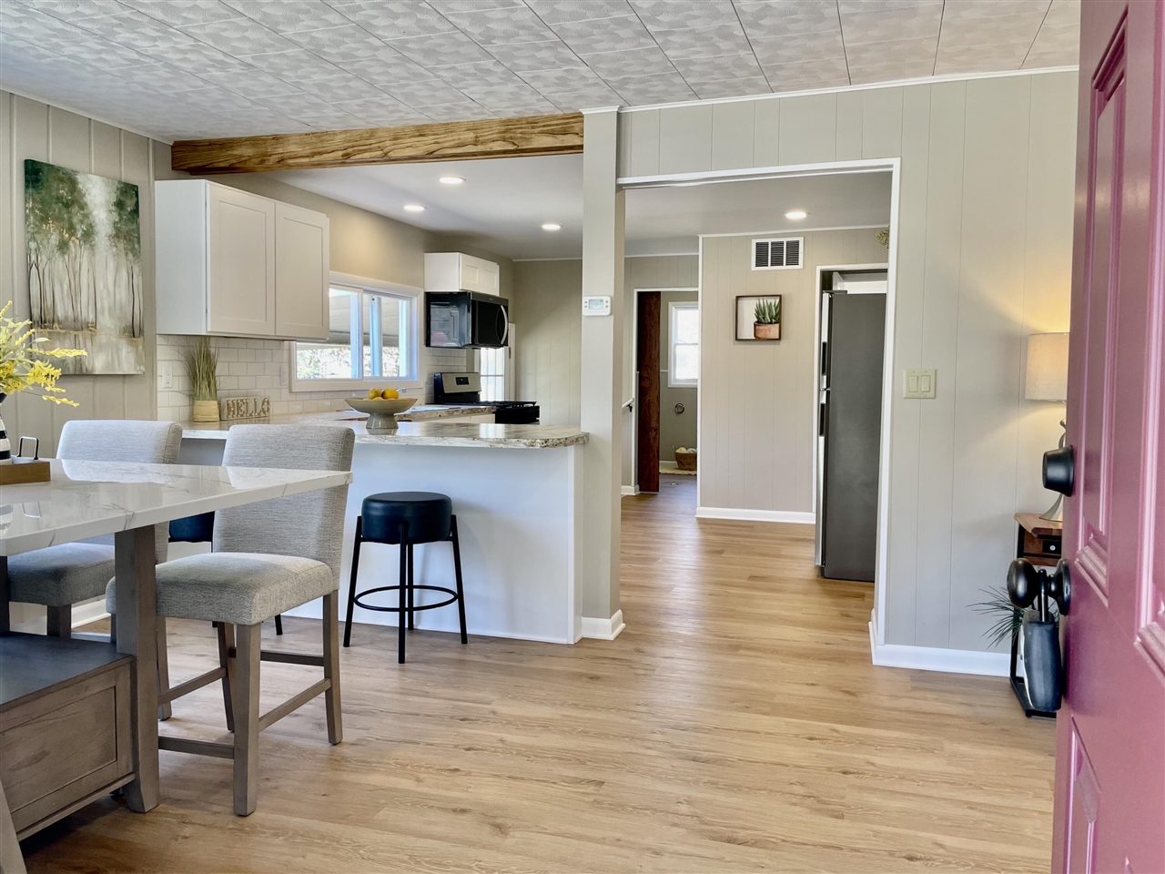 3104 Stratford Street, Norton Shores, MI, 49444-3250