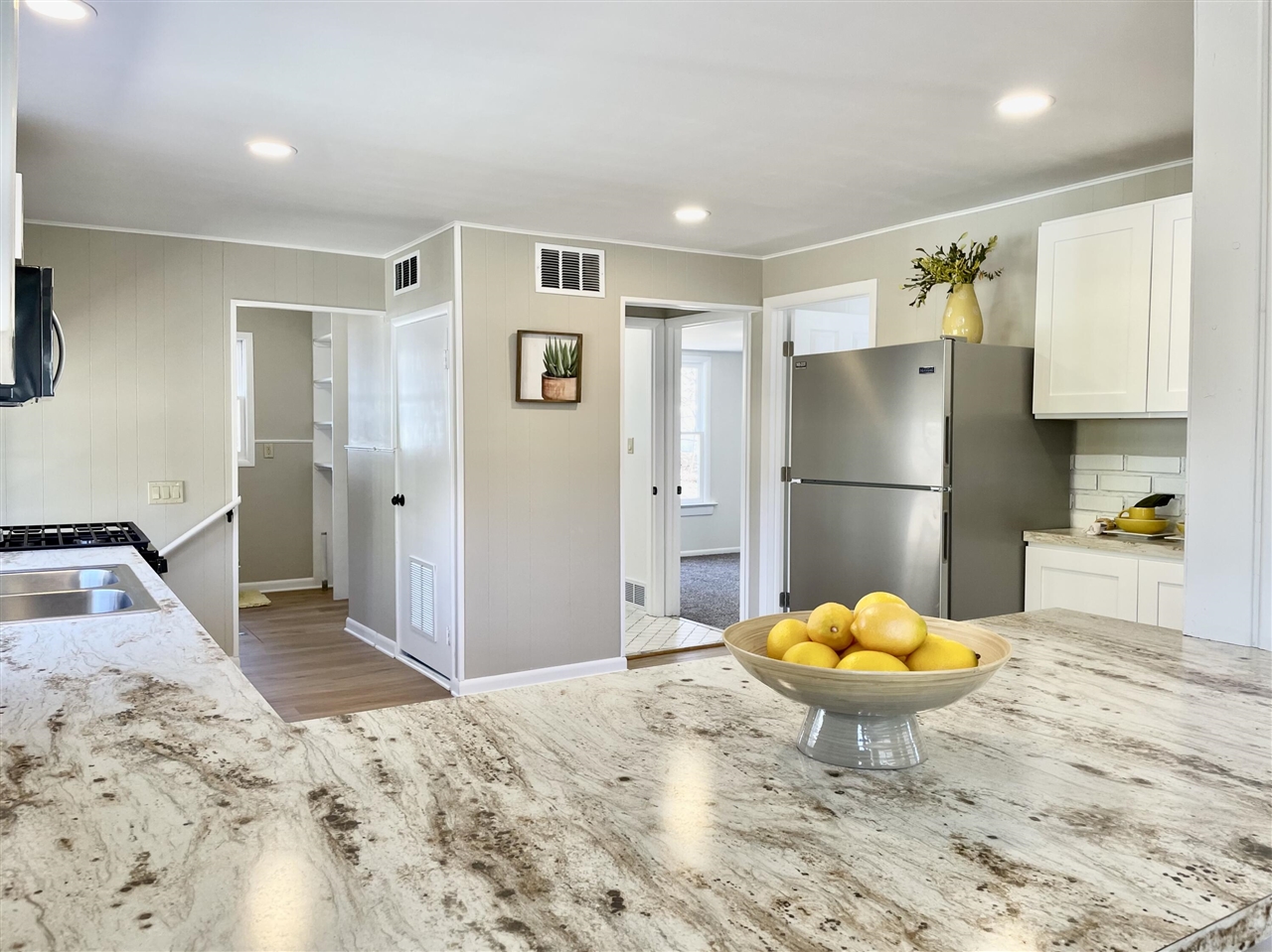 3104 Stratford Street, Norton Shores, MI, 49444-3250