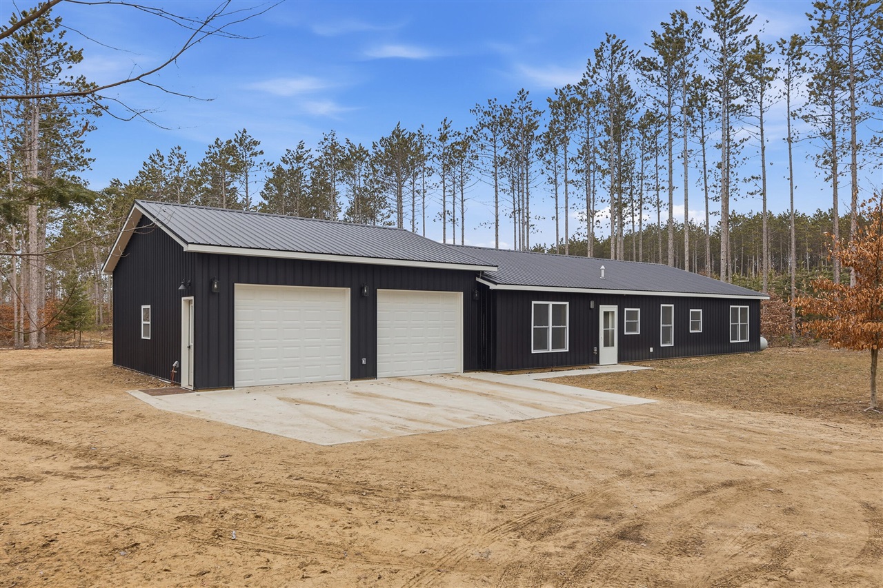 12793 60th Avenue, Mecosta, MI, 49332-9628