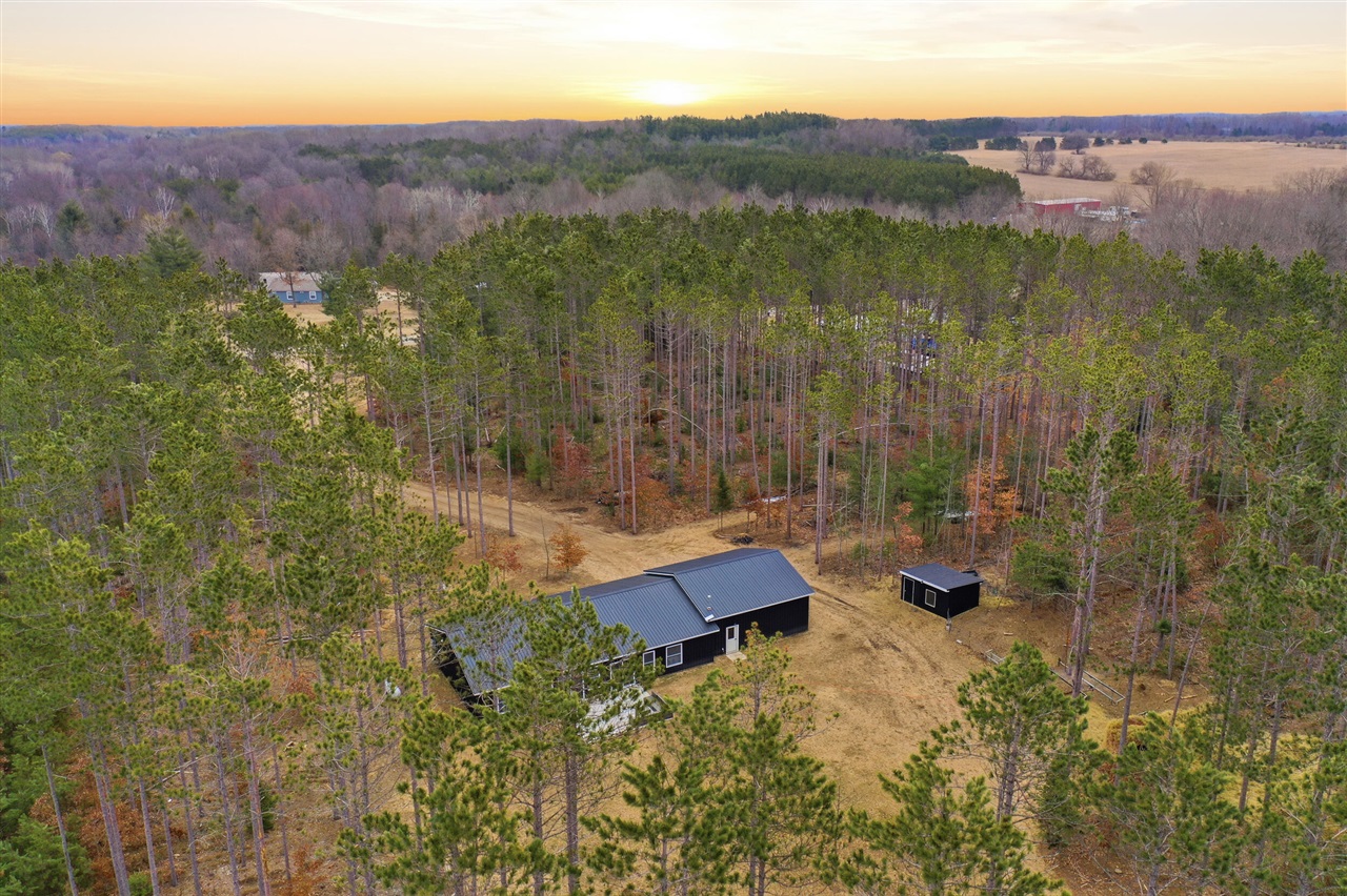 12793 60th Avenue, Mecosta, MI, 49332-9628