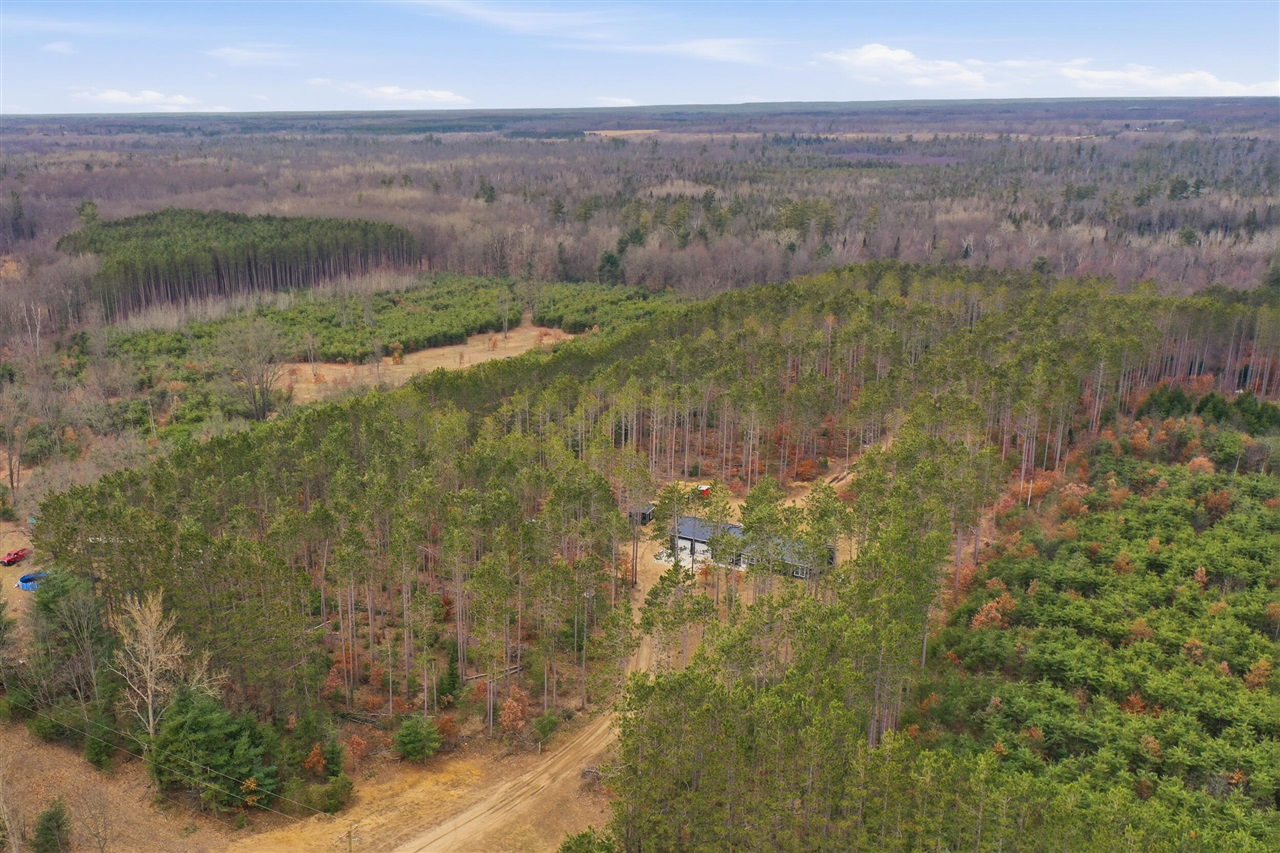 12793 60th Avenue, Mecosta, MI, 49332-9628