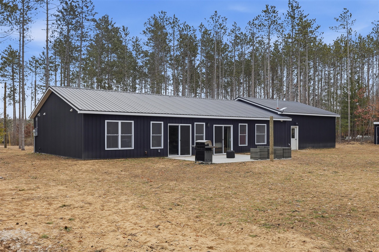 12793 60th Avenue, Mecosta, MI, 49332-9628