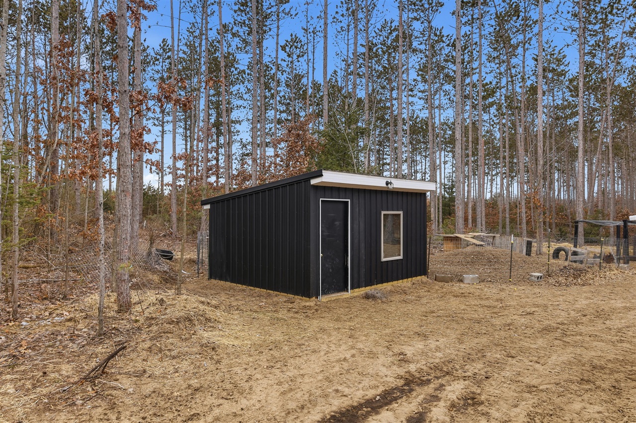 12793 60th Avenue, Mecosta, MI, 49332-9628