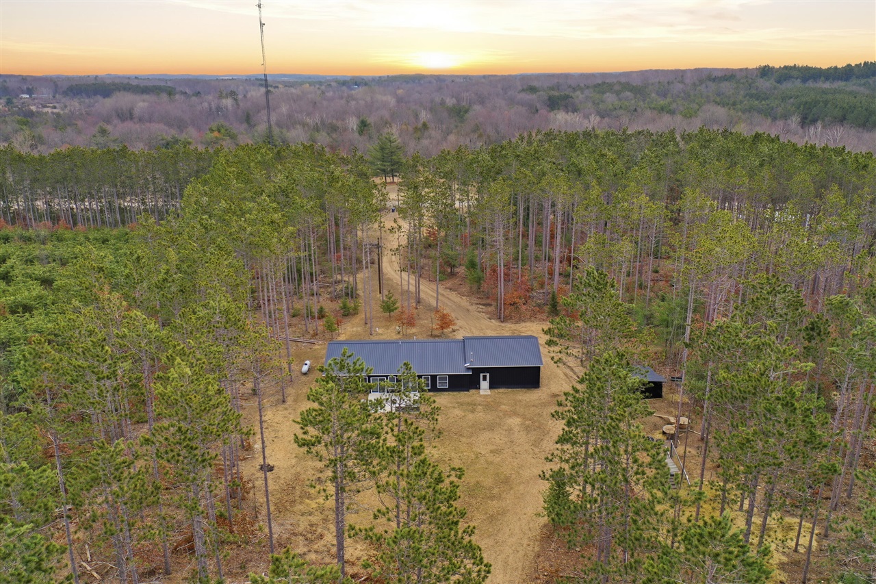 12793 60th Avenue, Mecosta, MI, 49332-9628