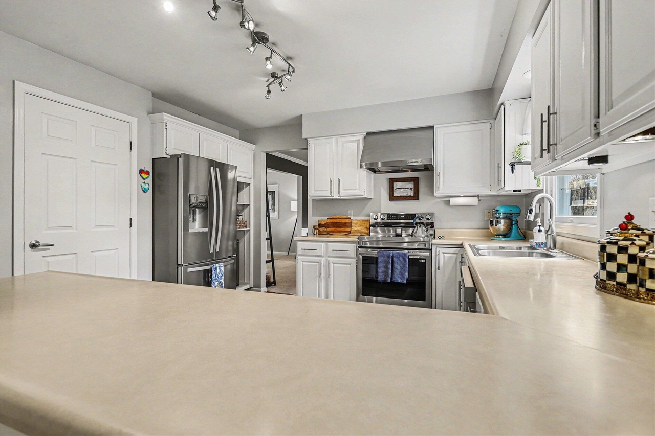 3003 Lost Pine Way, Portage, MI, 49024-8400