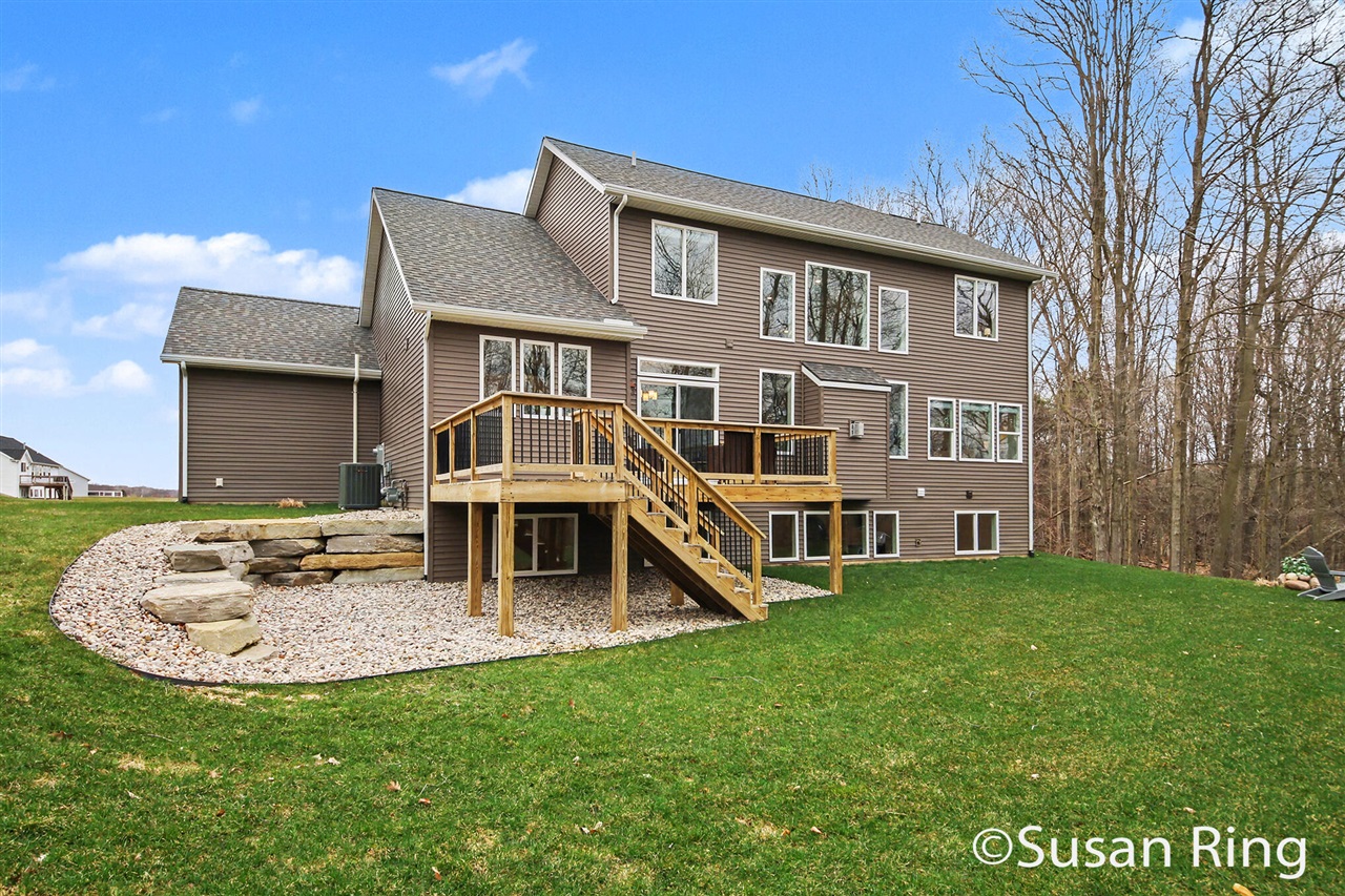 7290 Crossridge Drive, Grand Rapids, MI, 49512