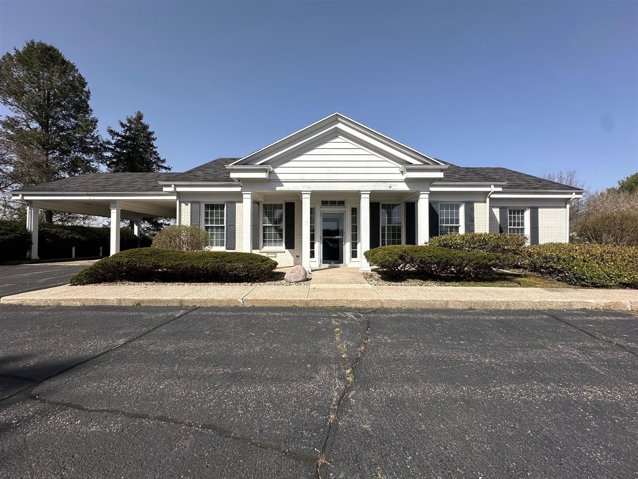 8275 N 32nd Street, Richland, MI, 49083-9697