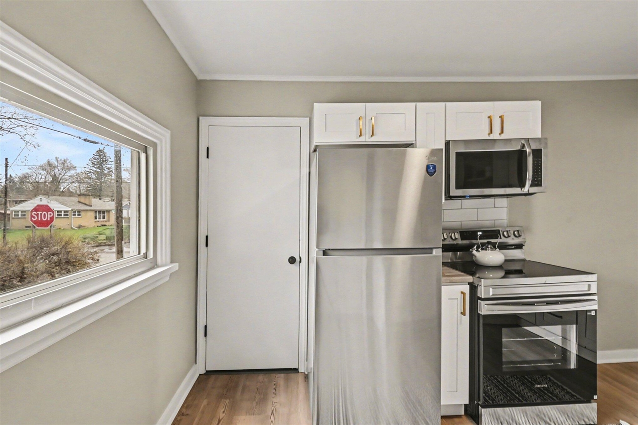 348 W State Road, Hastings, MI, 49058-1129