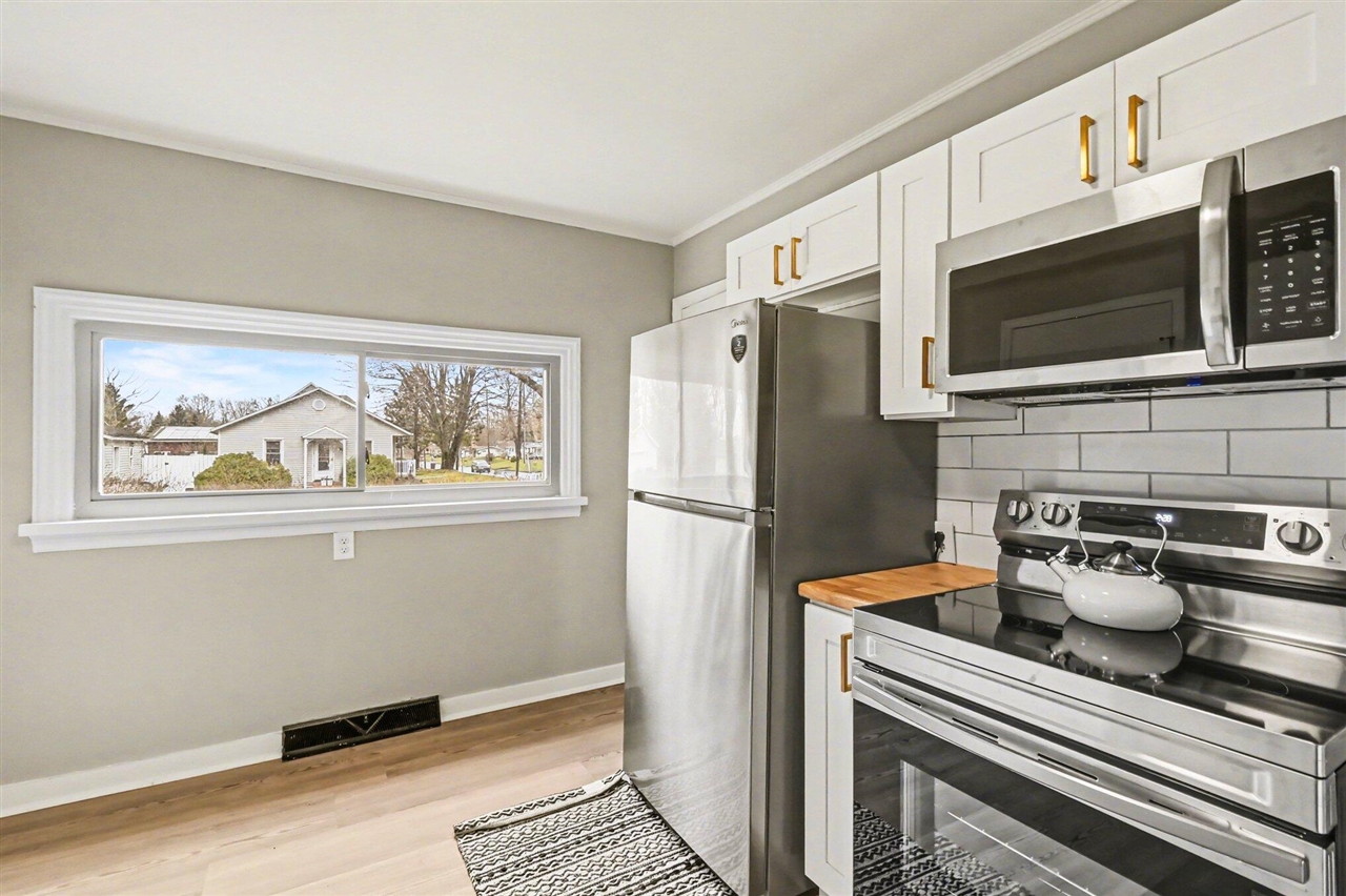 348 W State Road, Hastings, MI, 49058-1129