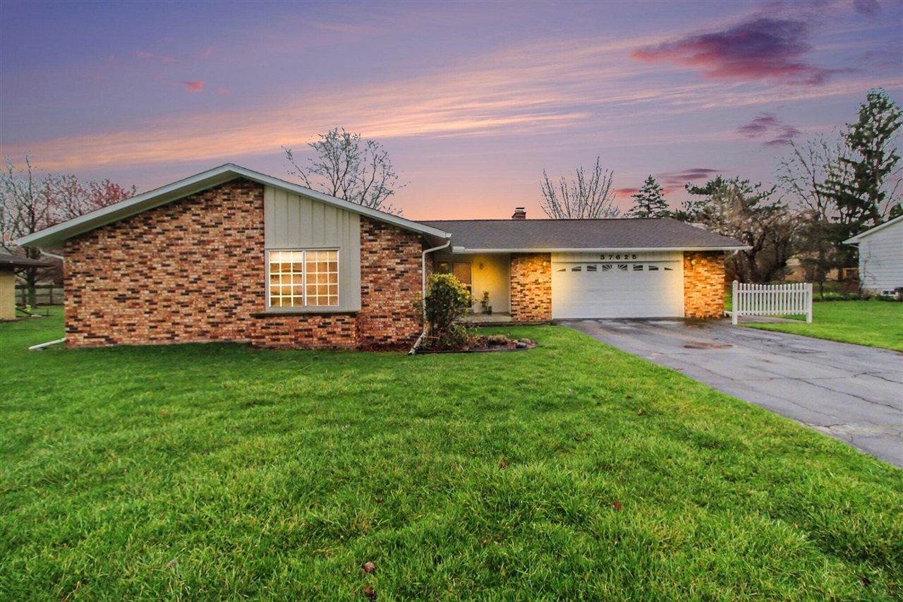 37625 Whitney Drive, Wayne, MI, 48184-2814