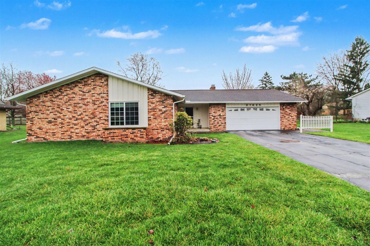 37625 Whitney Drive, Wayne, MI, 48184-2814