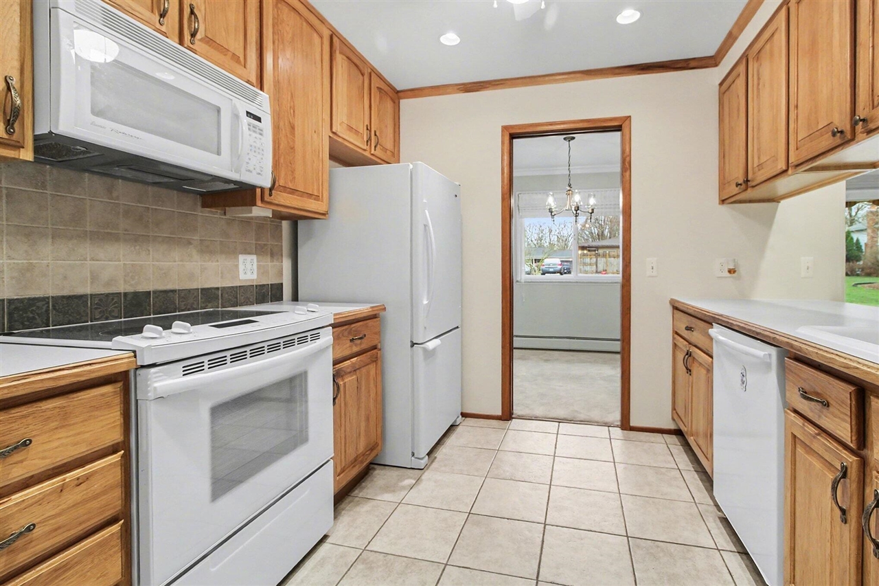 37625 Whitney Drive, Wayne, MI, 48184-2814