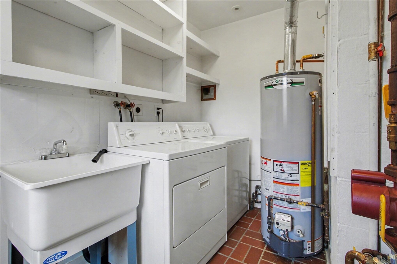 37625 Whitney Drive, Wayne, MI, 48184-2814