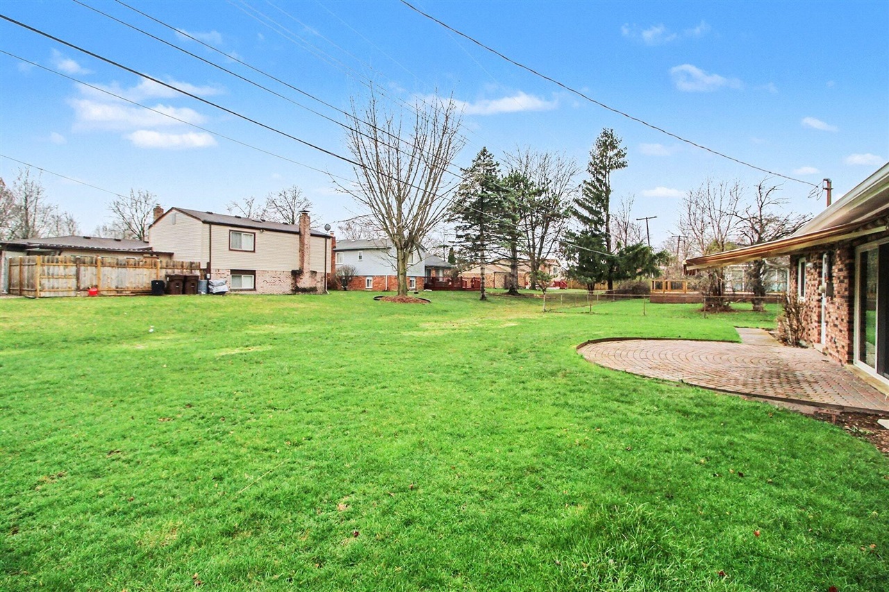 37625 Whitney Drive, Wayne, MI, 48184-2814