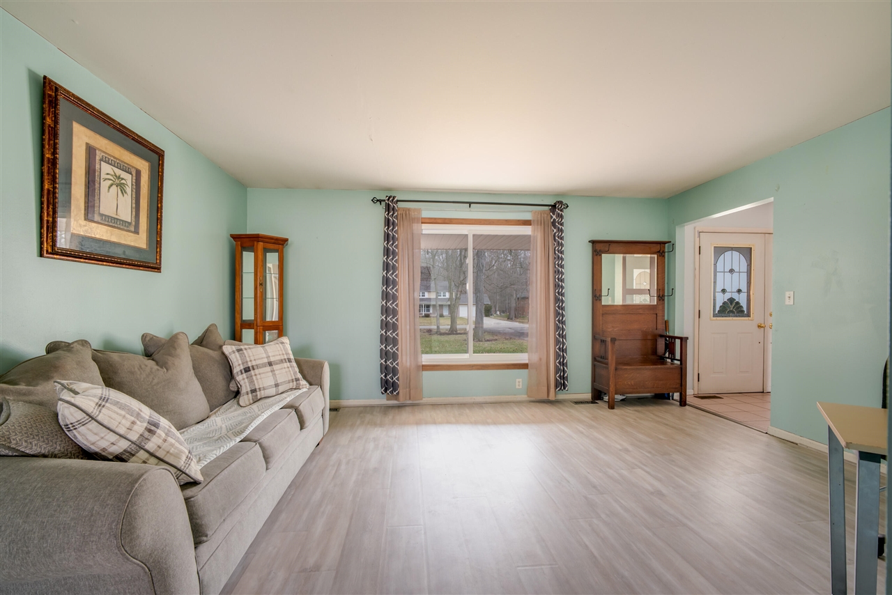 9137 Rucker Road, Grosse Ile, MI, 48138