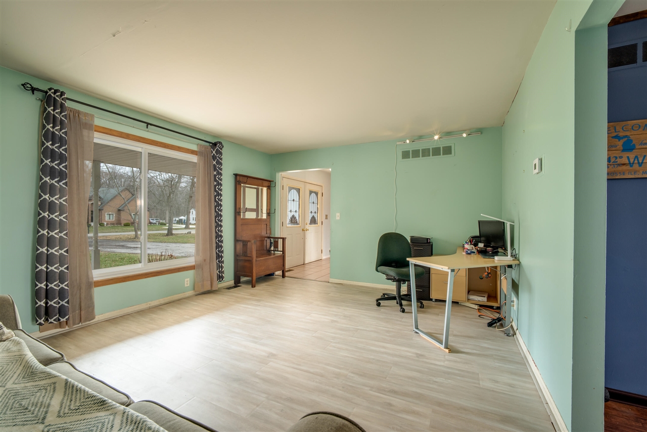 9137 Rucker Road, Grosse Ile, MI, 48138