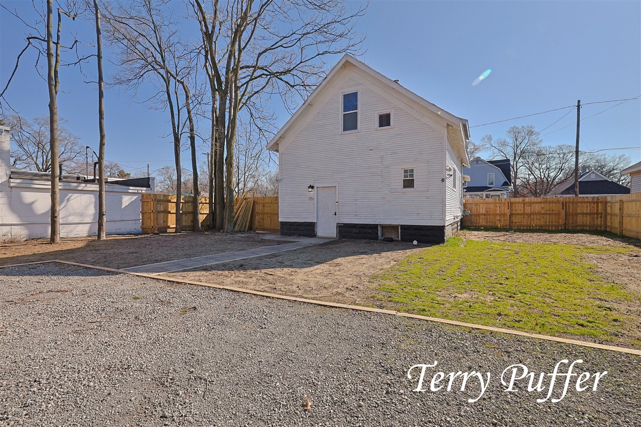 1759 Pine Street, Muskegon, MI, 49442-5619