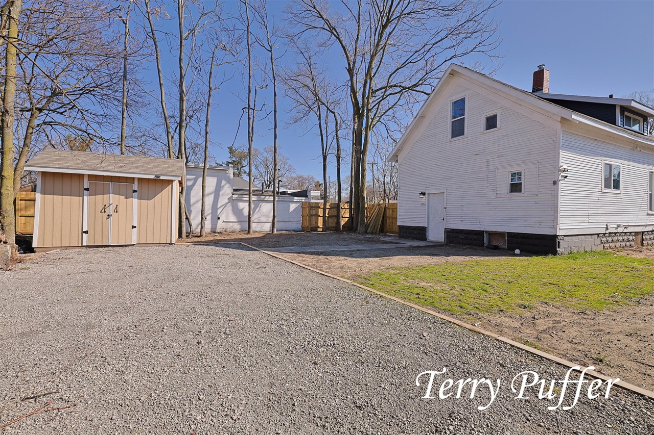 1759 Pine Street, Muskegon, MI, 49442-5619