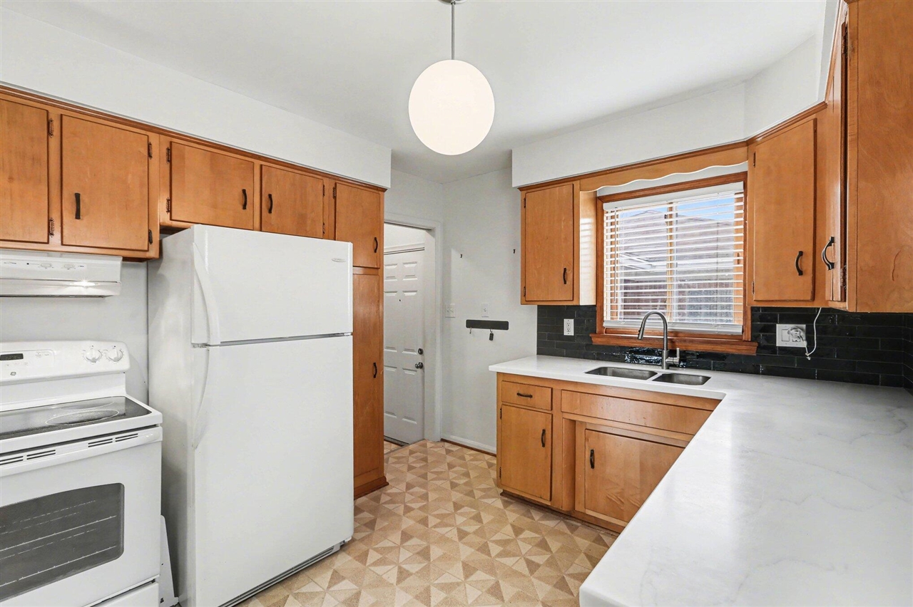 29043 Hathaway, Livonia, MI, 48150-3117