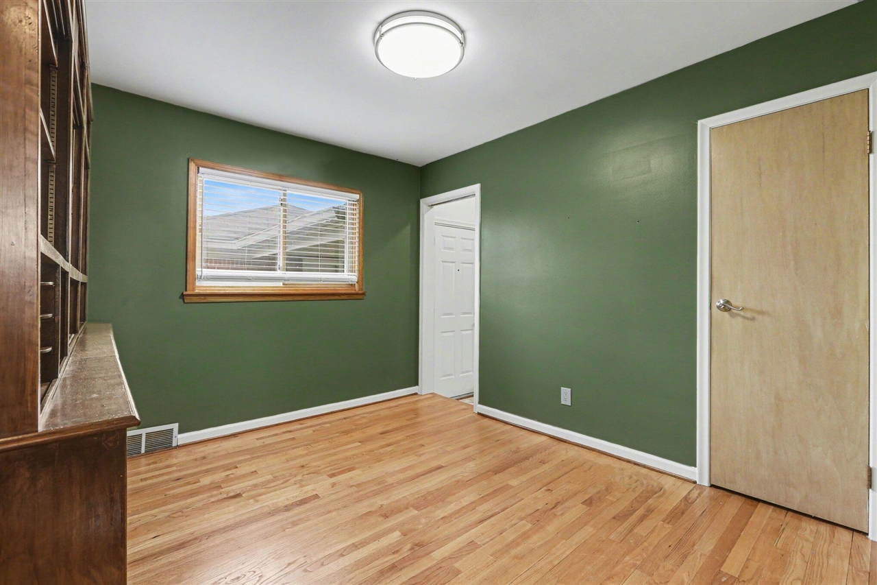 29043 Hathaway, Livonia, MI, 48150-3117