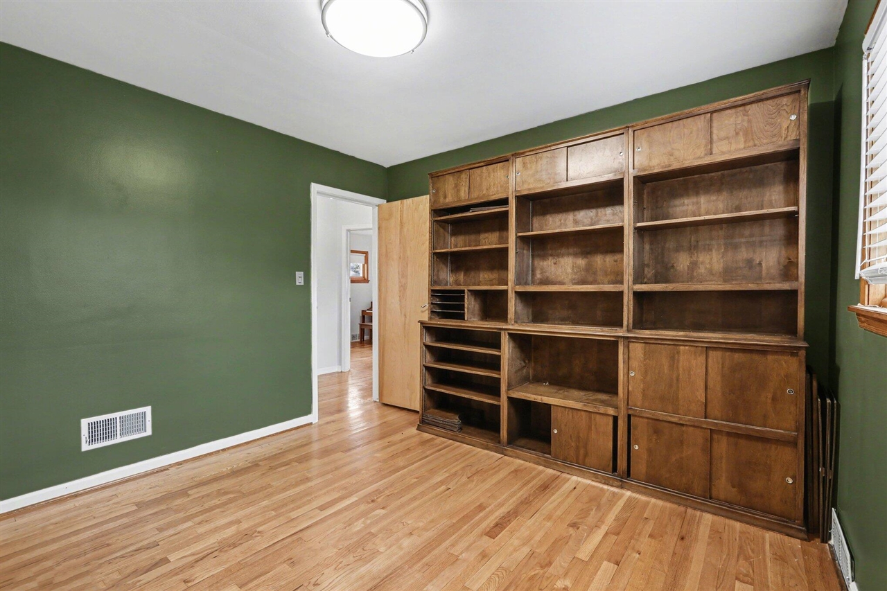 29043 Hathaway, Livonia, MI, 48150-3117